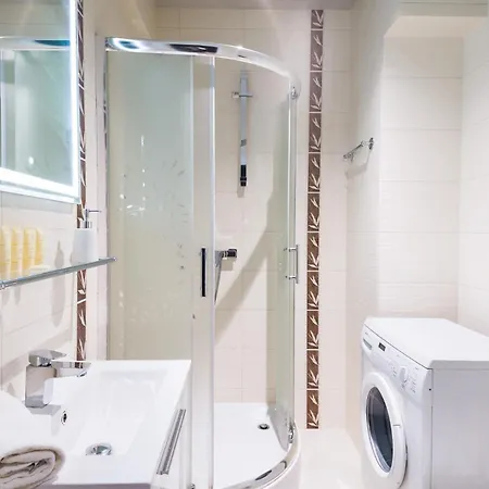 6 Os, Dwupoziomowy 56m2 Z 2 Balkonami 公寓