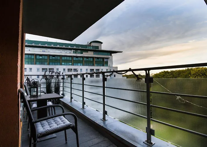 Dwupoziomowy 56m2 Z 2 Balkonami *